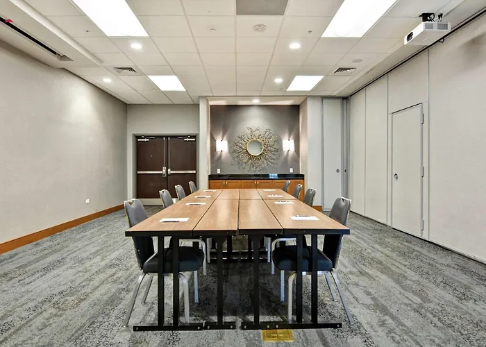 Homewood Suites by Hilton TechRidge Parmer At I-35
